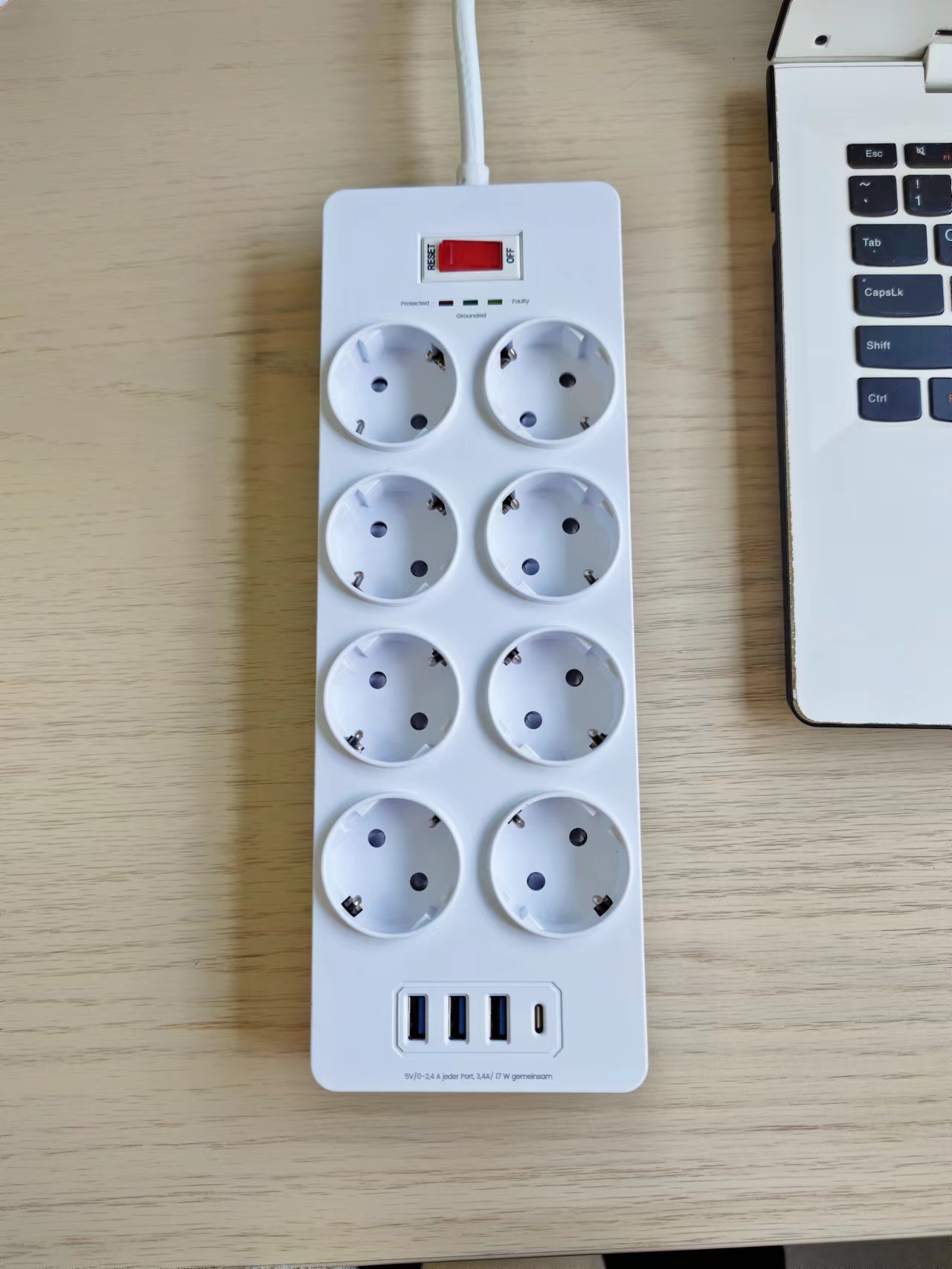 8 Outlets Germany Safety Estension Power Socket with 4 Fast USB Ports