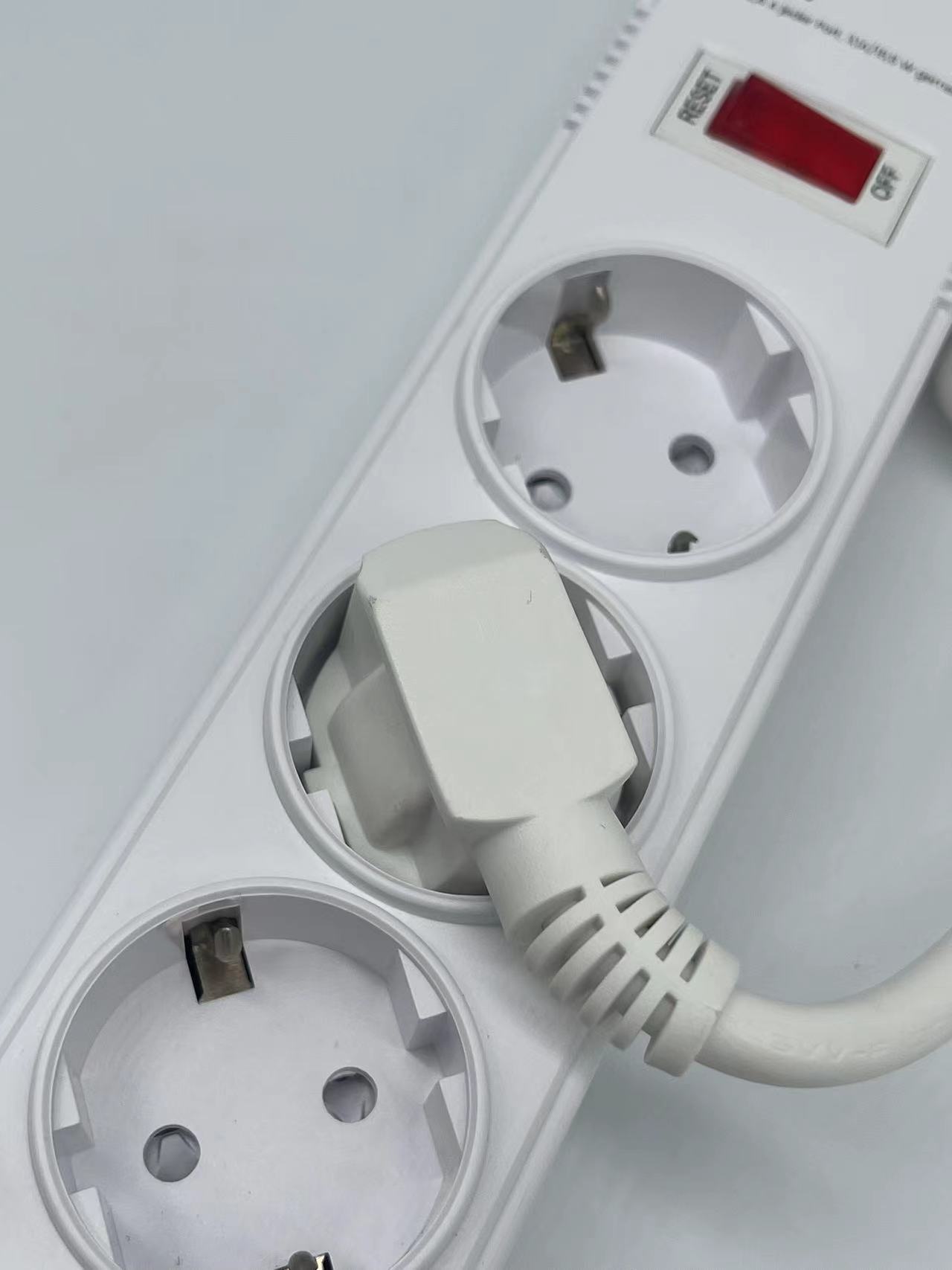 4 way Energy Saving Metal 1 Switch German Surge Protector Multiple Extended Socket with 3 usb charge