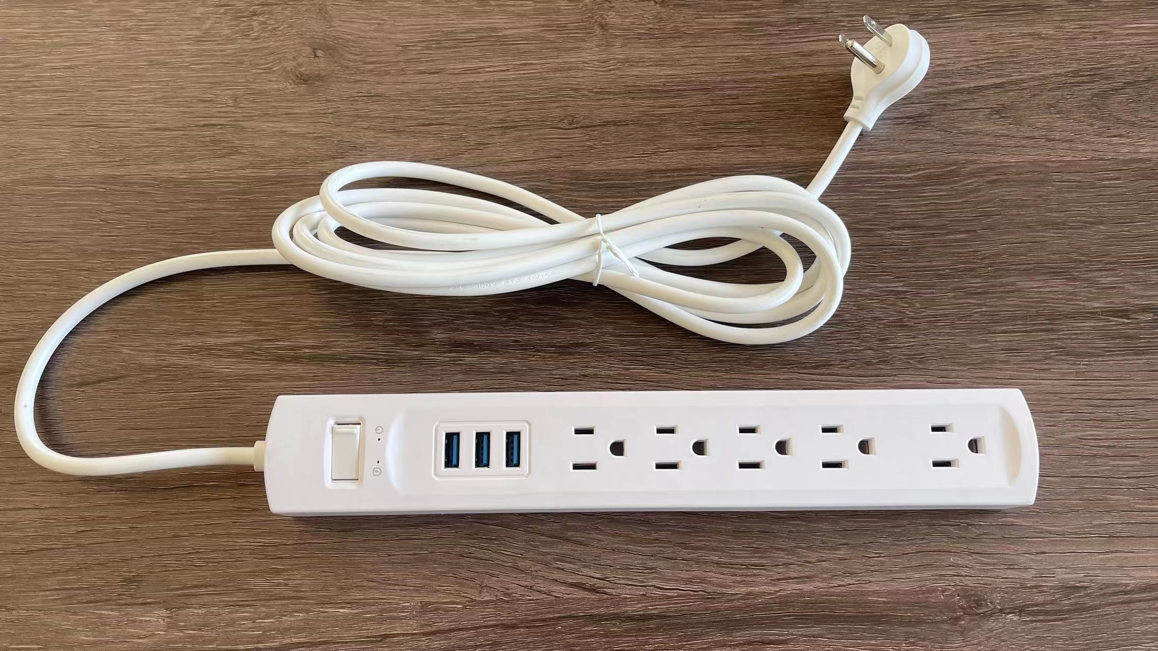  Factory wholesale New White 5 Outlet Us Surge Protector with Power Strip 2USB-a+1USB-C