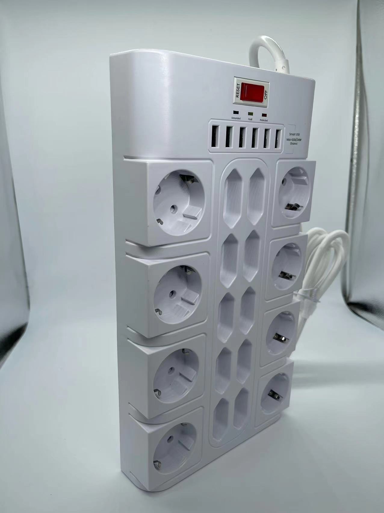 Ultra-high efficiency 18 way German Surge Protector Europe Extension Sockets with 6 USB charge 