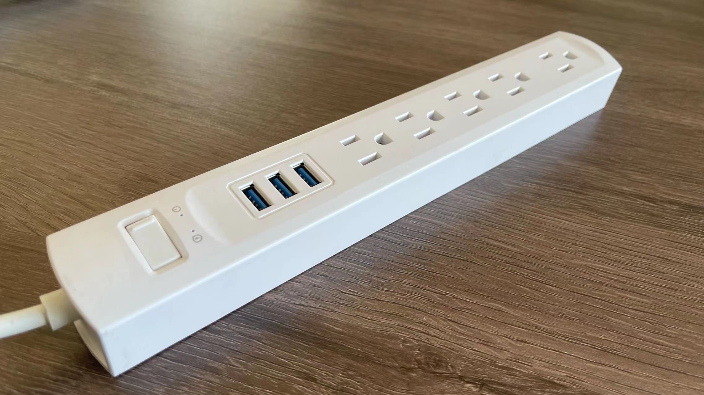  Factory wholesale New White 5 Outlet Us Surge Protector with Power Strip 2USB-a+1USB-C